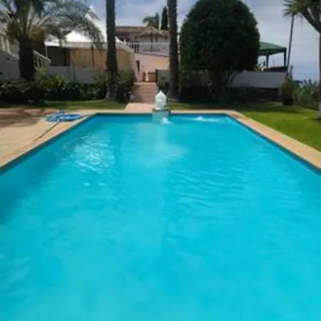 Espectacular Con Piscina Y Vistas Al Valle Alpehytte Cruz Santa